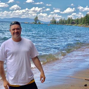 Meet your Posher, Marcos